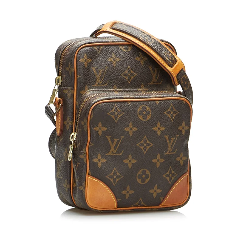 Louis Vuitton bags with a detachable mobile phone holder for convenienceLouis Vuitton Amazone Monogram Canvas