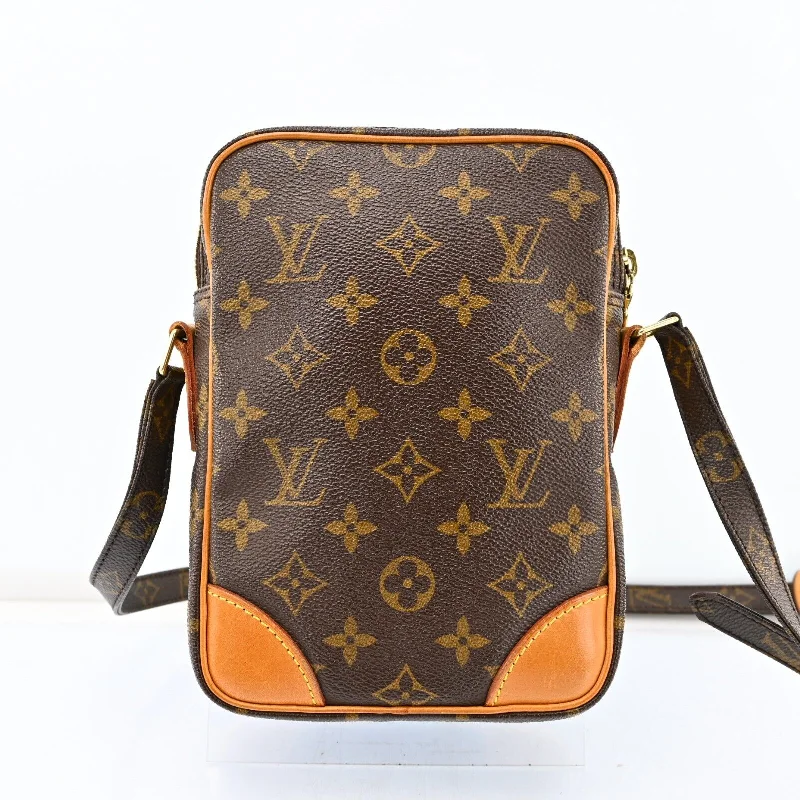 Ladies Louis Vuitton shoulder bags with a wide - width strap for comfortLouis Vuitton Amazone Shoulder Cross