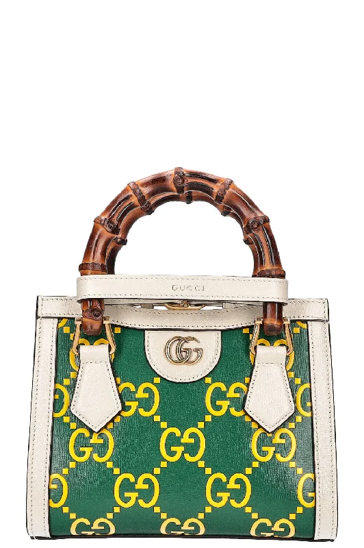 Women Gucci bags with a zippered interior pocketGUCCI Diana Bag Mini