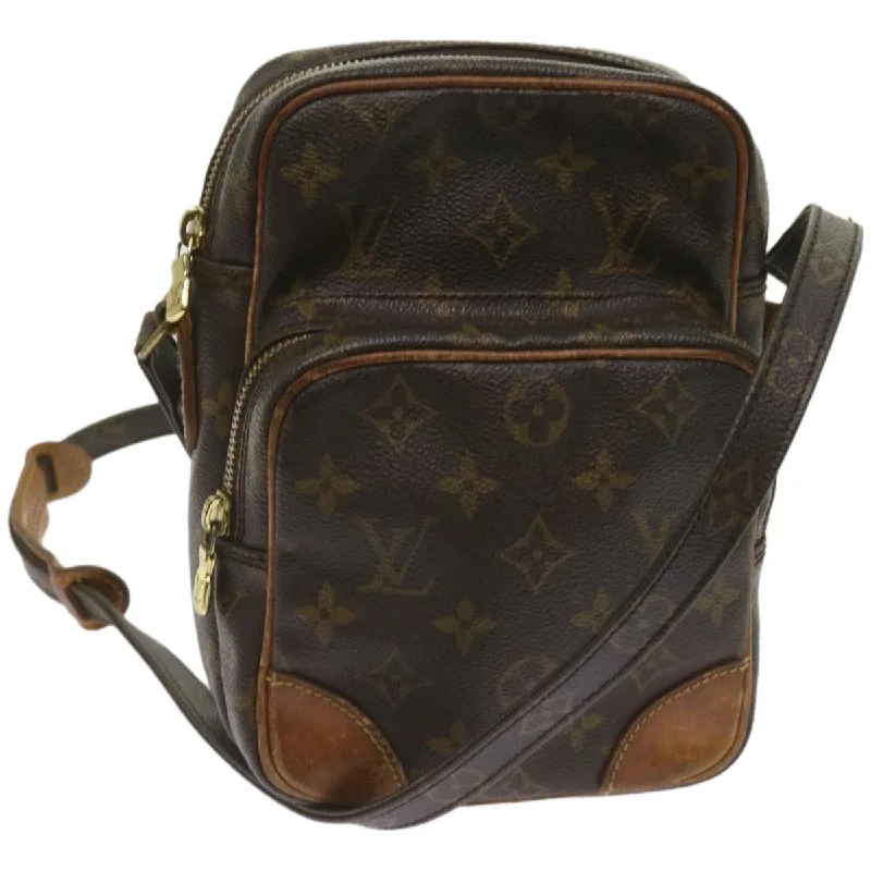 Louis Vuitton bags with a detachable mirror inside for on - the - go touch - upsLOUIS VUITTON Amazon Shoulder Bag