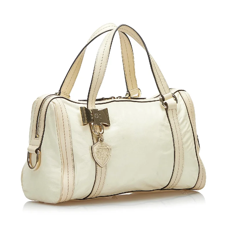 Gucci backpacks for women with a sleek silhouetteGucci Duchessa Boston (37773)