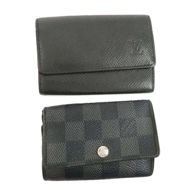 Ladies Louis Vuitton handbags with a detachable coin purse insideSet of 2 Louis Vuitton Taiga Damier Graphite KeyCase M30500 N62662