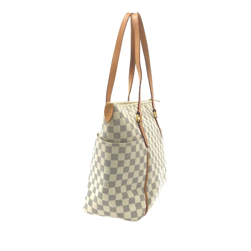 Louis Vuitton handbags with a patent - leather finish for a shiny lookLouis Vuitton Damier Azur Totally MM (dH7Vaj)