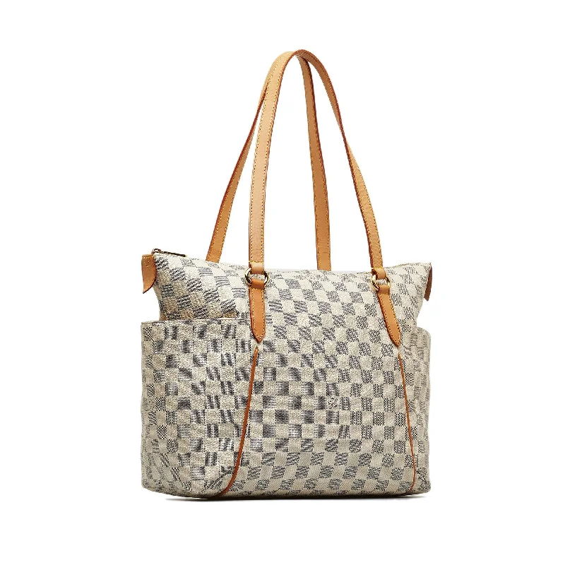 Louis Vuitton handbags with a beaded trim for a touch of glamourLouis Vuitton Damier Azur Totally GM (JC0iGA)