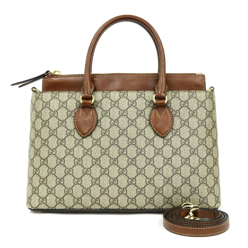 Women Gucci tote bags in GG Supreme canvas for a branded feelGucci Shoulder Bag GG Beige Ladies