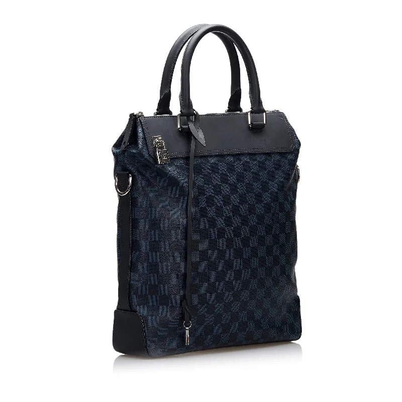 Louis Vuitton Twist bags with a contrast - colored interior for visual interestLouis Vuitton Damier Cobalt Greenwich (xcL7G9)