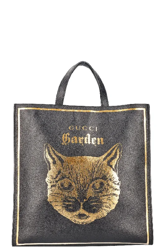 Women Gucci crossbody bags with a keychain holderGUCCI Garden Tote Cat