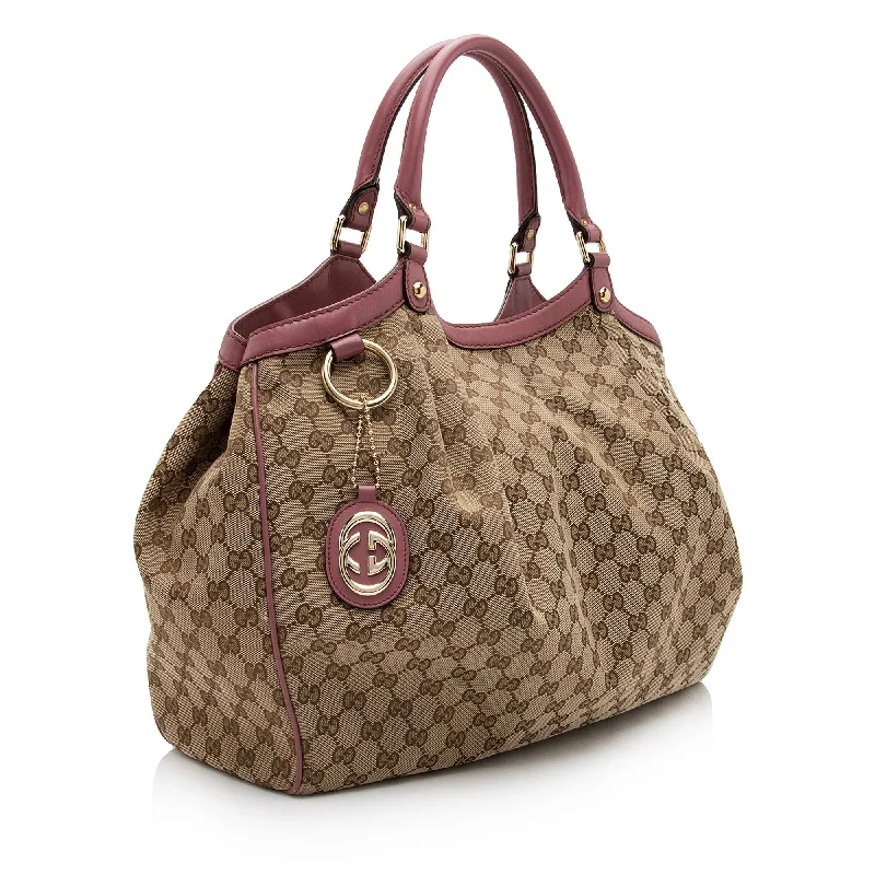 Ladies Gucci Dionysus bags with a star - shaped charmGucci GG Canvas Sukey Large Tote (SHF-mg538S)