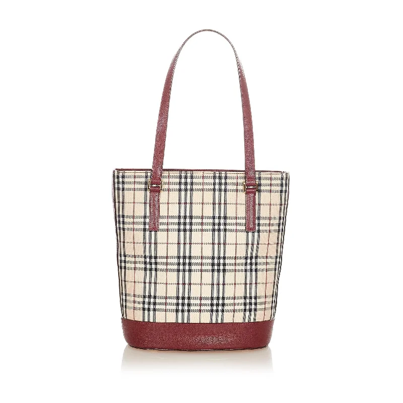 Pattern - Mixing Burberry Bags for a Fashion - Forward LookBurberry House Check Canvas Tote Bag (SHG-20825)