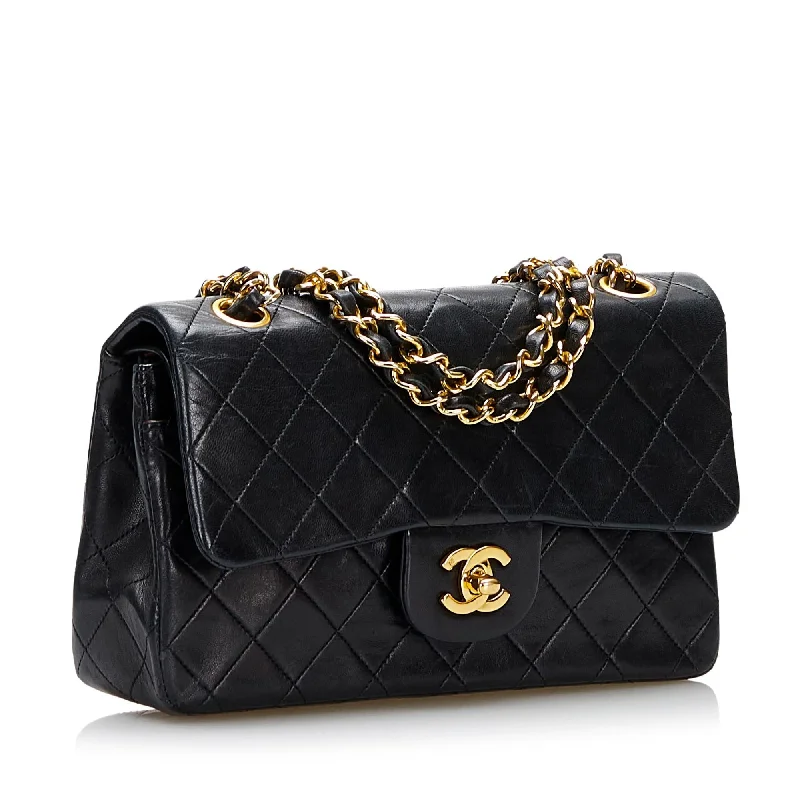 Chanel bags perfect for everyday elegChanel Small Classic Lambskin Double Flap Bag (JyubY0)