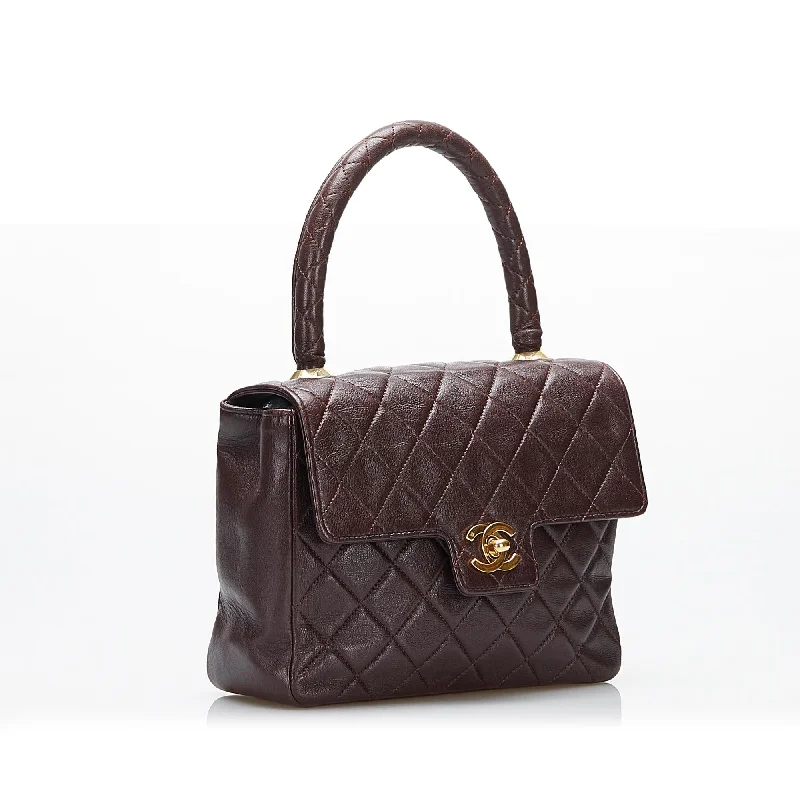 Chanel bags with the perfect balance of luxury and functionalityChanel Small Lambskin Kelly Top Handle Bag (f4kw8p)