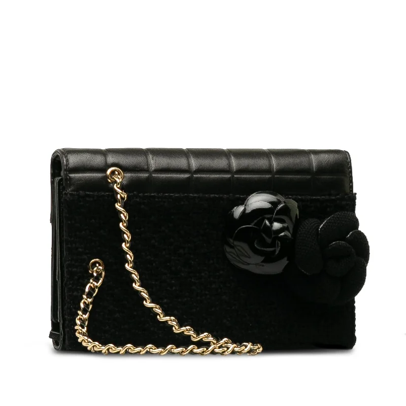 Chanel Handbag with Adjustable Strap for ComfortChanel Tweed Chocolate Bar Camellia Clutch (6UFZfw)