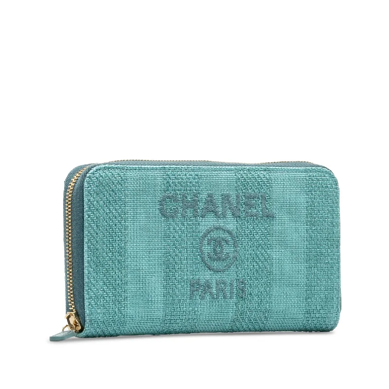 Chanel bags with intricate metal hardwareChanel Tweed Deauville Continental Wallet (UlzXGM)