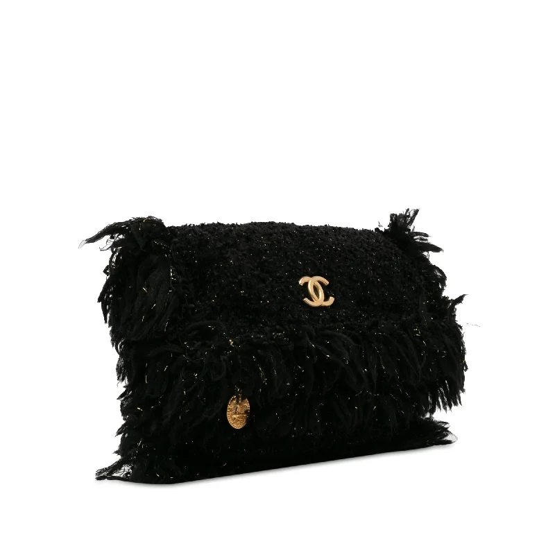 Chanel bags for women who appreciate fine craftsmanshipChanel Tweed Fringe Paris Cosmopolite Clutch (ZGXyrX)