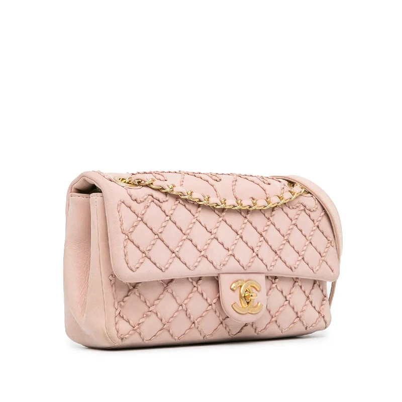 Chanel bags for the minimalist fashionChanel Twist Quilted Heart Flap (uZx9EN)