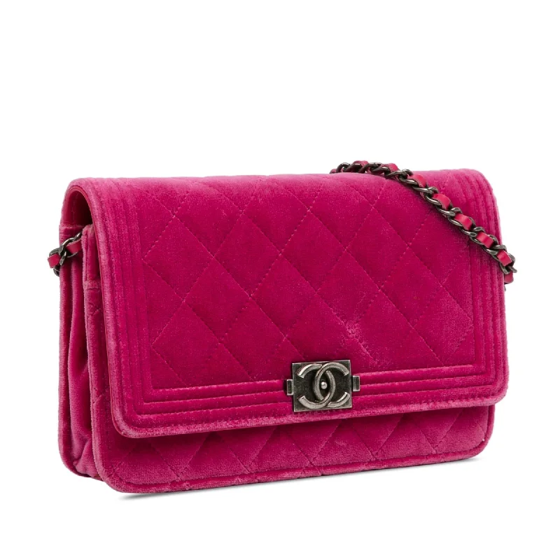 Chanel Limited Edition Handbag for CollectorsChanel Velvet Boy Wallet On Chain (p9WVfn)